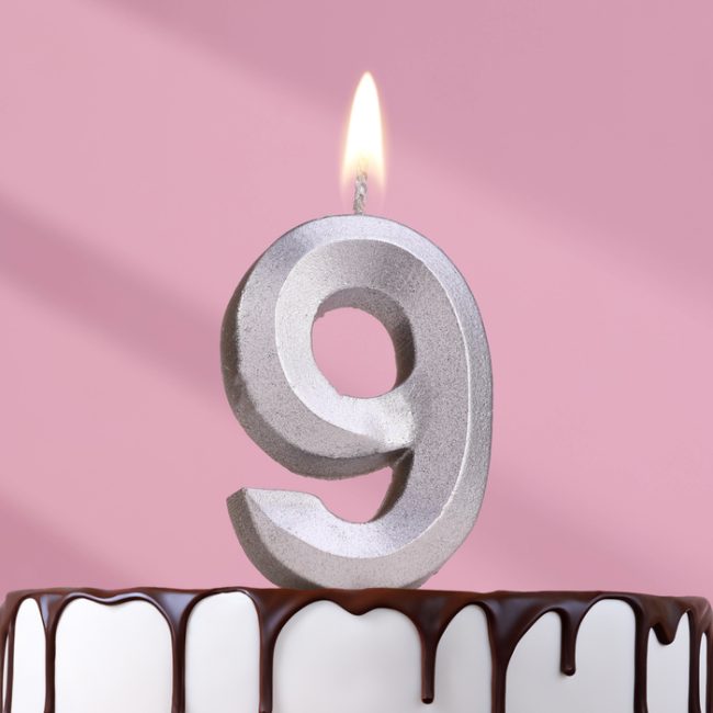 Свеча цифра "9" грань СЕРЕБРО, 7.5см